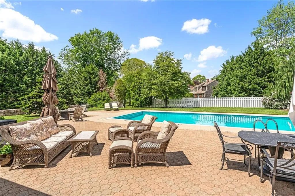 74 Oakwoods Drive South Kingstown RI 02879