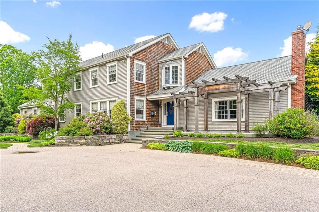 74 Oakwoods Drive South Kingstown RI 02879
