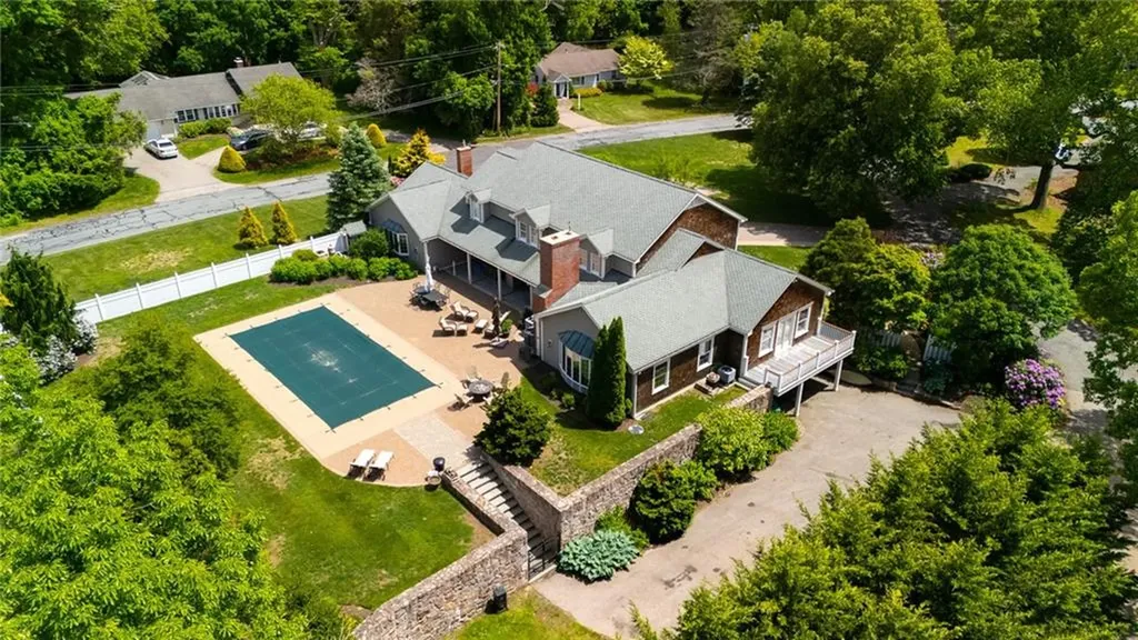 74 Oakwoods Drive South Kingstown RI 02879