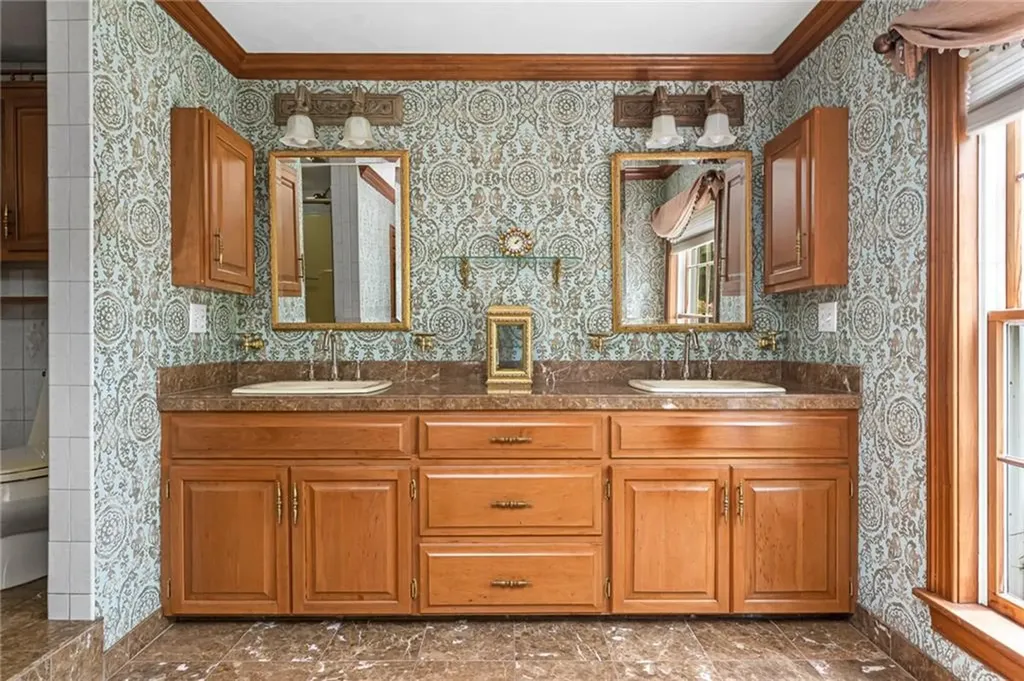 74 Oakwoods Drive South Kingstown RI 02879