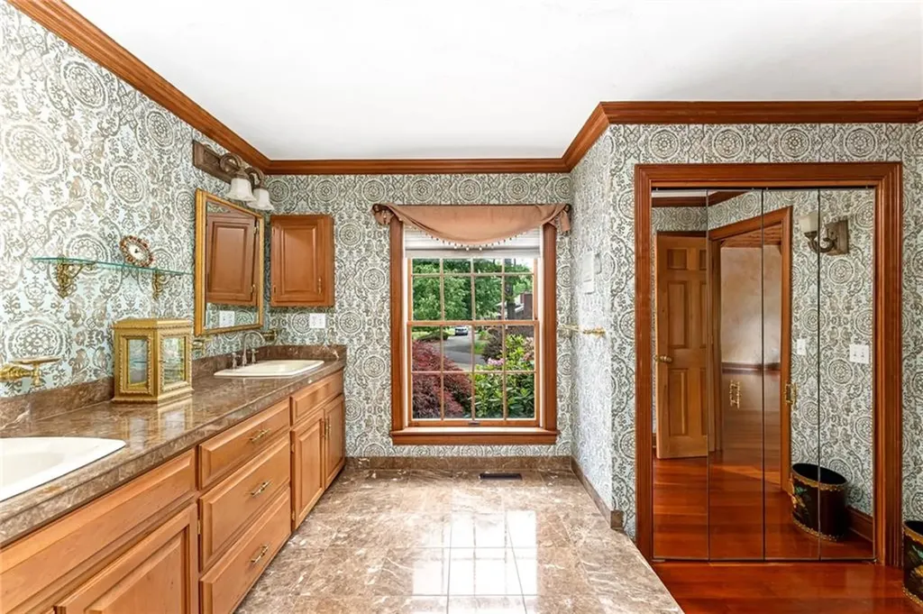 74 Oakwoods Drive South Kingstown RI 02879