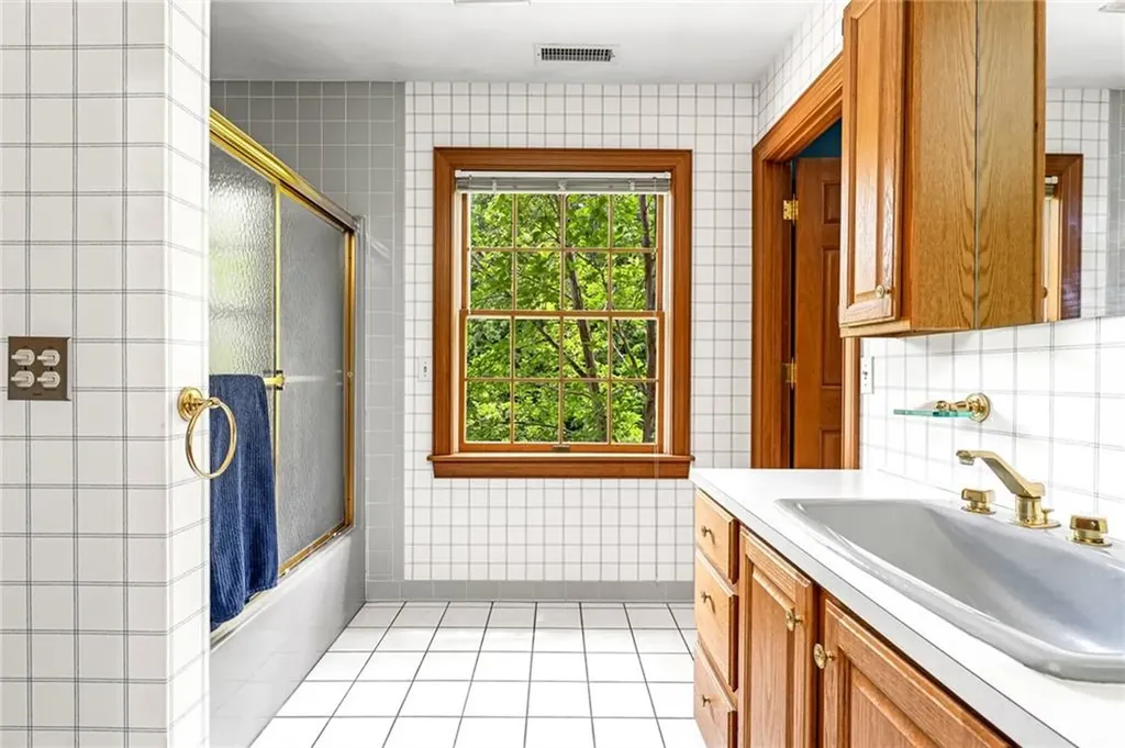 74 Oakwoods Drive South Kingstown RI 02879