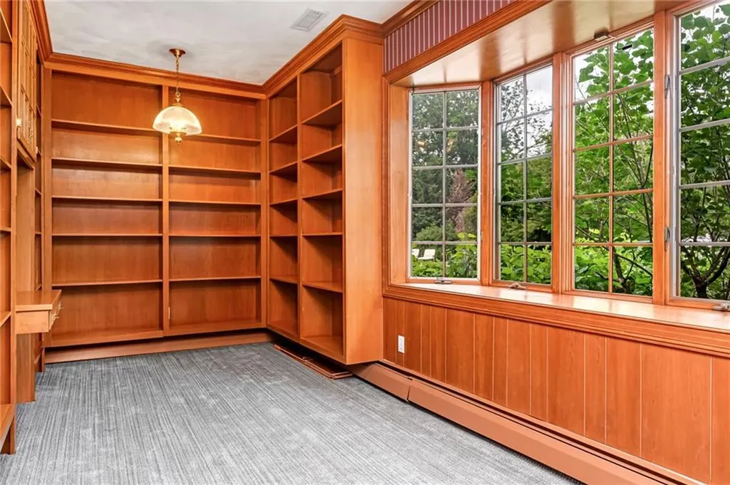74 Oakwoods Drive South Kingstown RI 02879