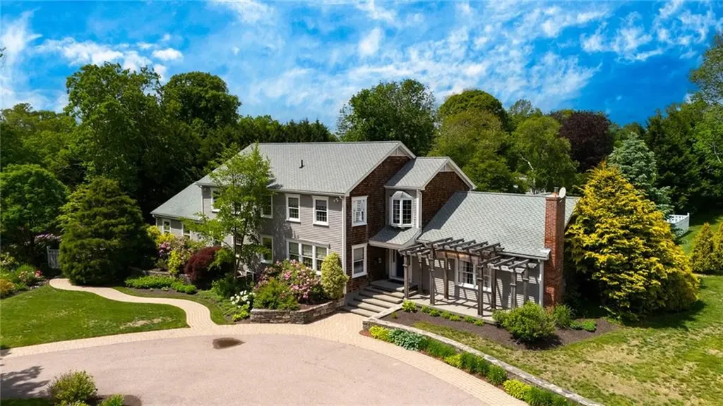 74 Oakwoods Drive South Kingstown RI 02879