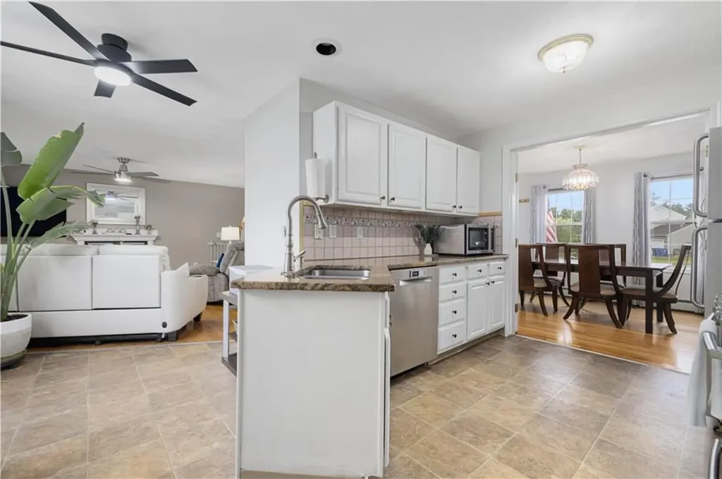 35 Gianna Drive Cranston RI 02921