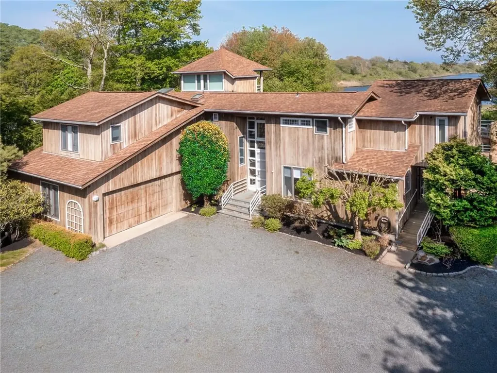 275 Boston Neck Road Narragansett RI 02882