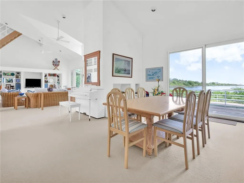 275 Boston Neck Road Narragansett RI 02882