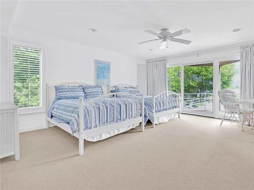 275 Boston Neck Road Narragansett RI 02882