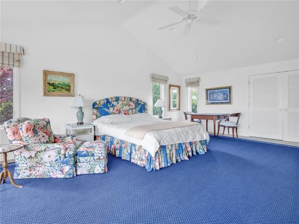 275 Boston Neck Road Narragansett RI 02882