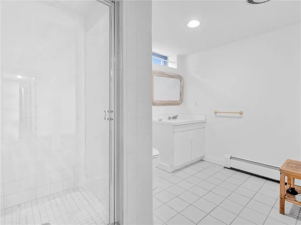 275 Boston Neck Road Narragansett RI 02882