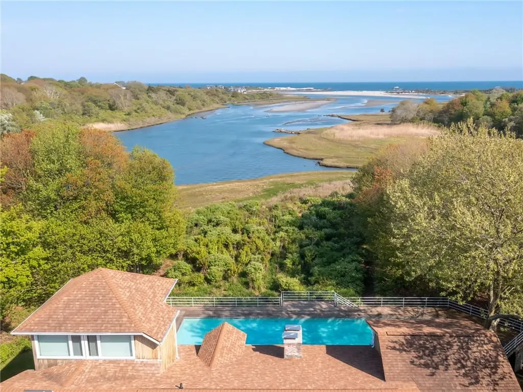 275 Boston Neck Road Narragansett RI 02882