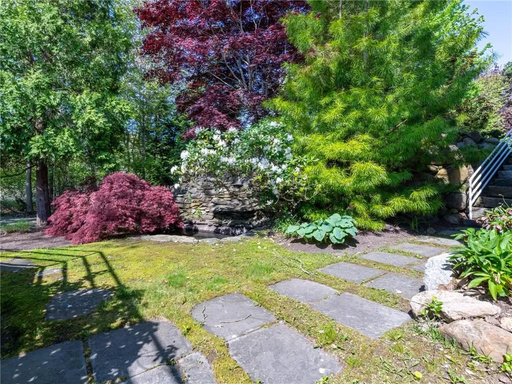 275 Boston Neck Road Narragansett RI 02882