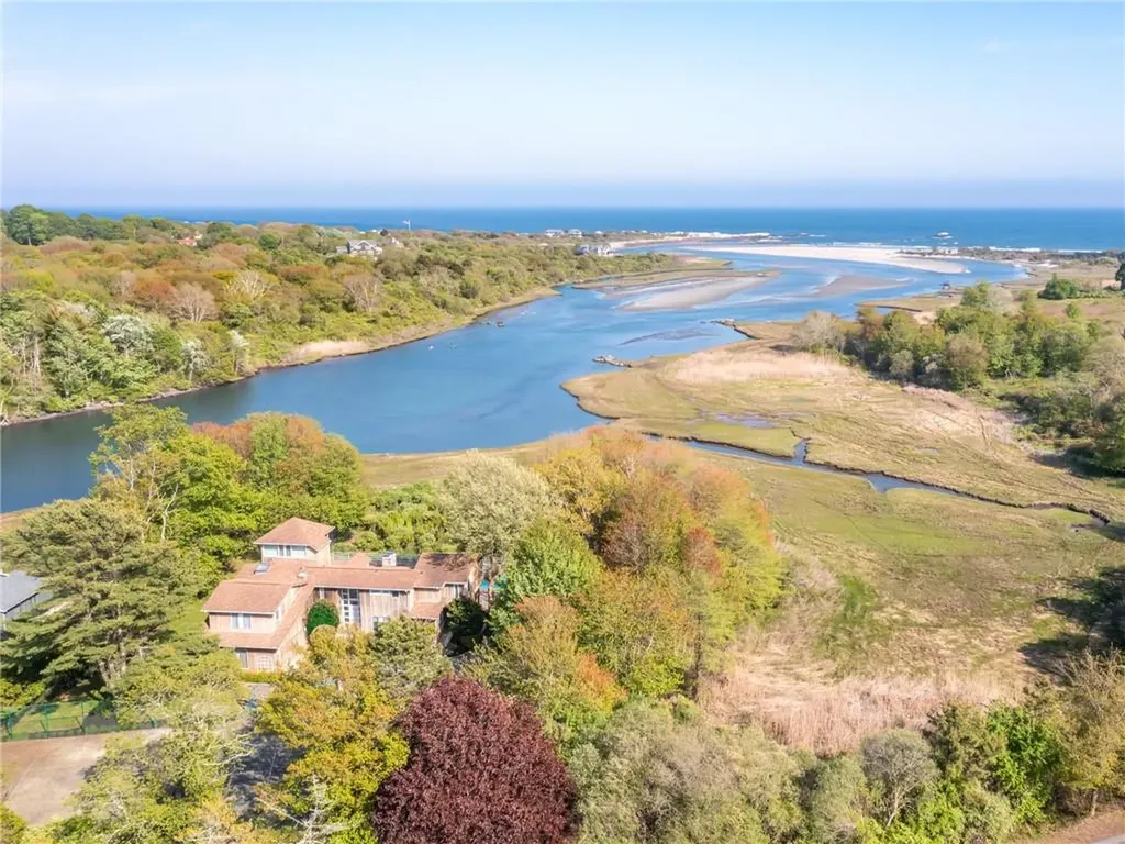 275 Boston Neck Road Narragansett RI 02882