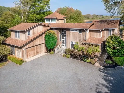 275 Boston Neck Road Narragansett RI 02882