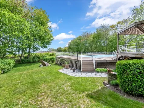 275 Boston Neck Road Narragansett RI 02882