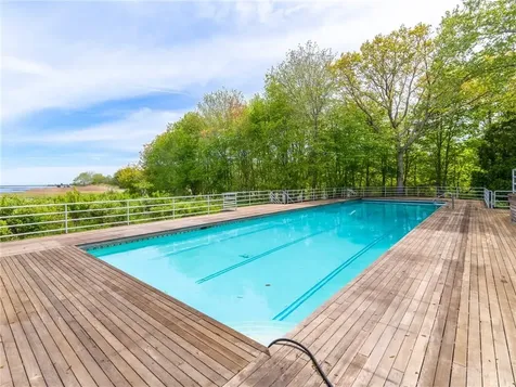 275 Boston Neck Road Narragansett RI 02882