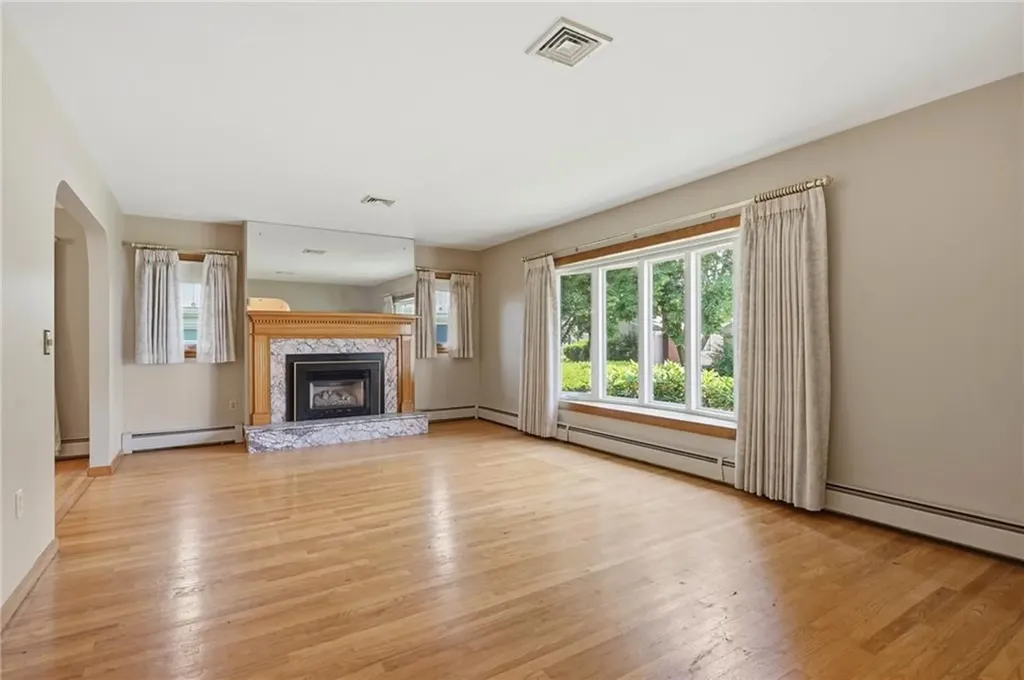 183 Lawn Street Providence RI 02908