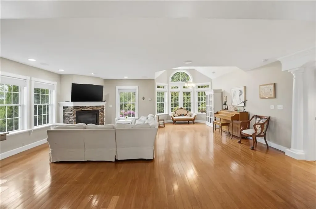 112 West Willow Lane Charlestown RI 02813