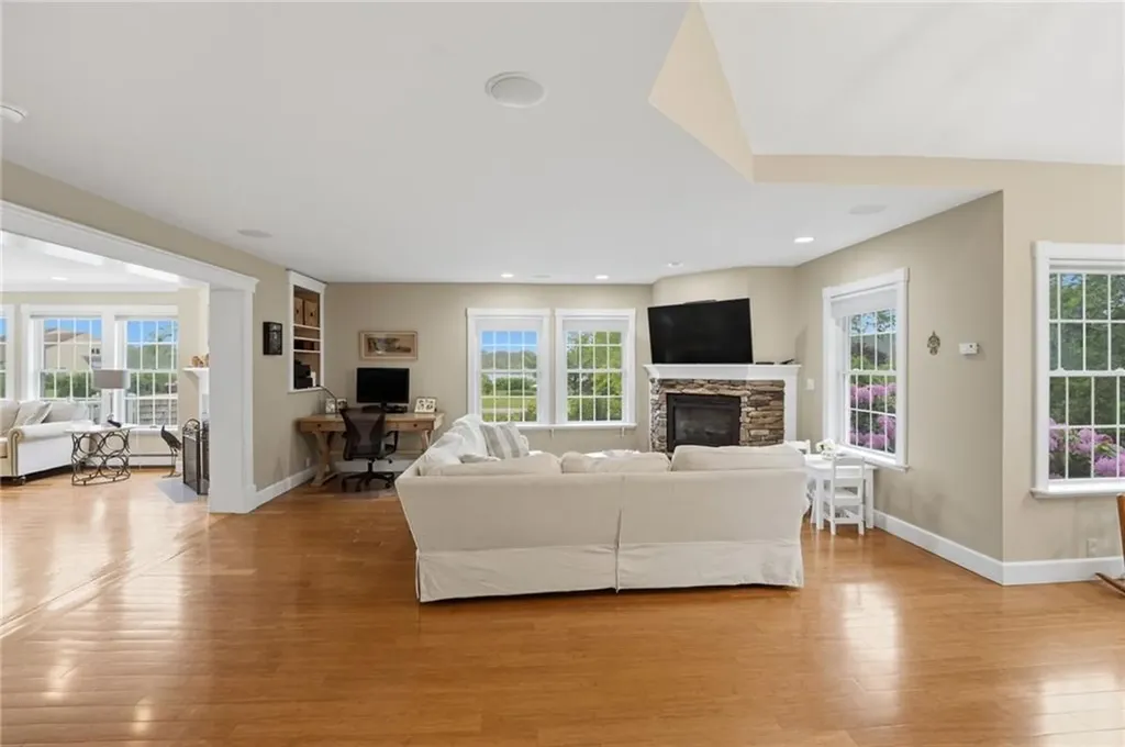 112 West Willow Lane Charlestown RI 02813