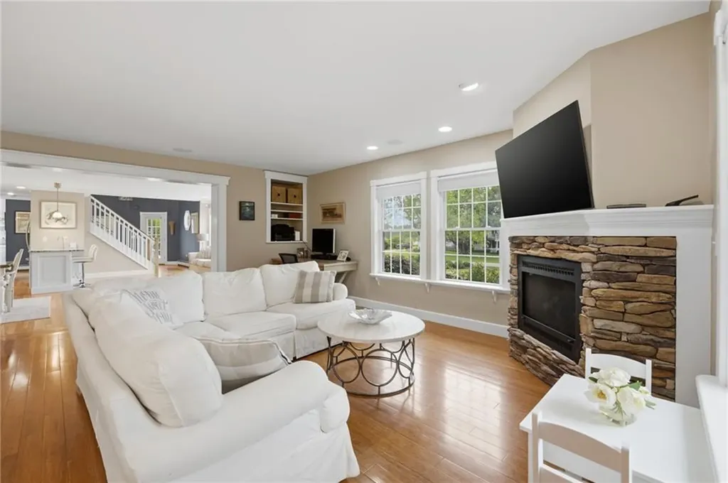 112 West Willow Lane Charlestown RI 02813