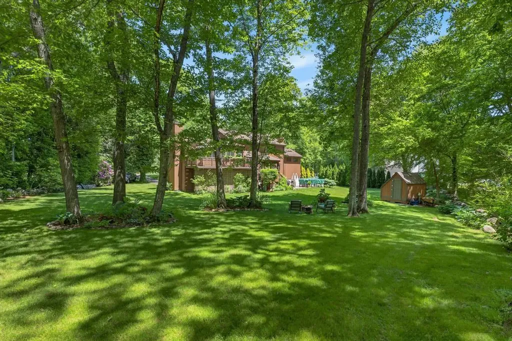 190 Stoney Hollow Road Tiverton RI 02878