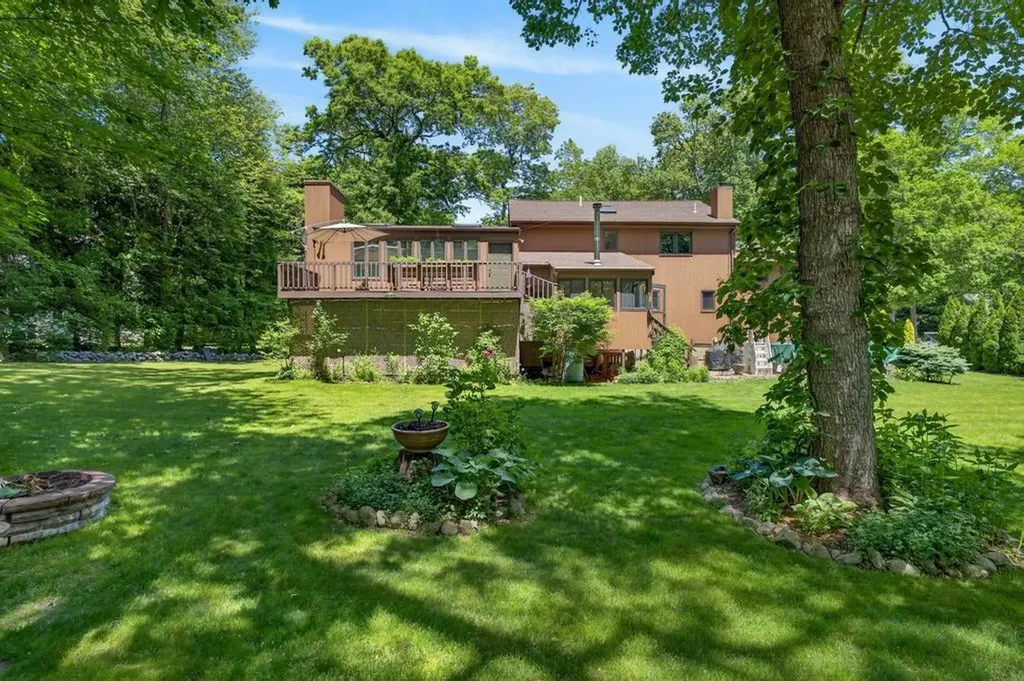190 Stoney Hollow Road Tiverton RI 02878