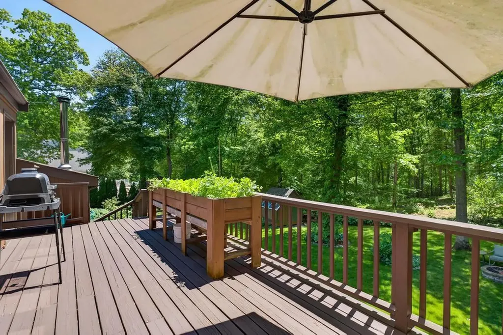 190 Stoney Hollow Road Tiverton RI 02878