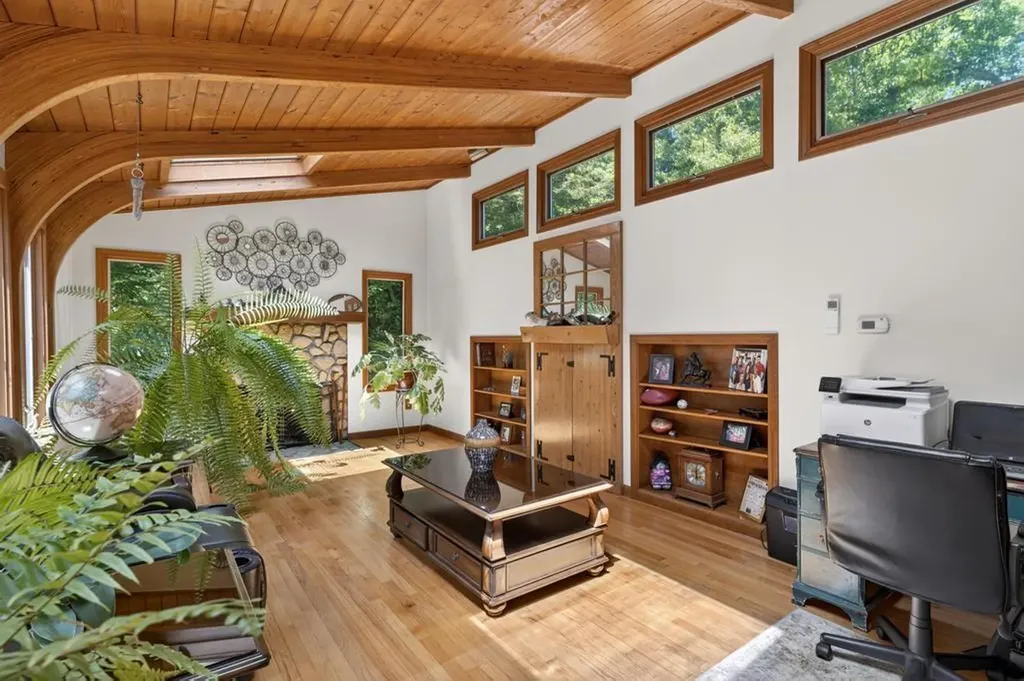 190 Stoney Hollow Road Tiverton RI 02878