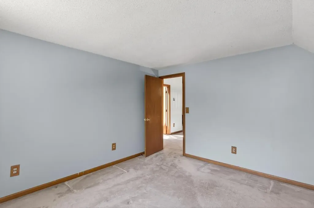 190 Stoney Hollow Road Tiverton RI 02878