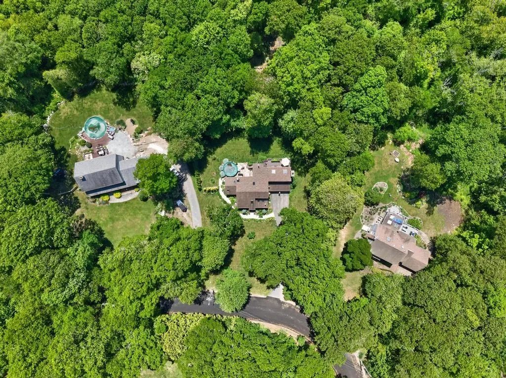 190 Stoney Hollow Road Tiverton RI 02878