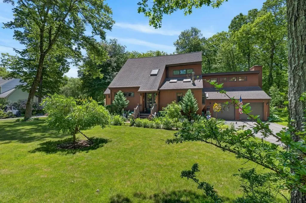 190 Stoney Hollow Road Tiverton RI 02878
