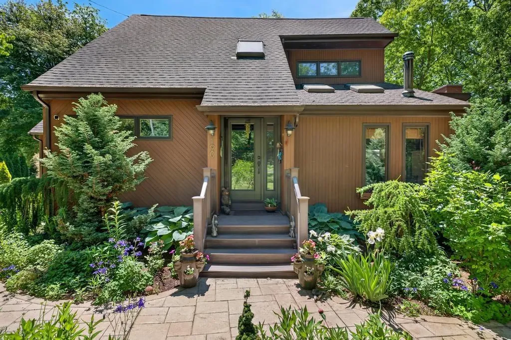 190 Stoney Hollow Road Tiverton RI 02878