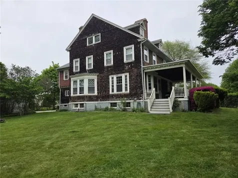 45 Woodlawn Avenue Bristol RI 02809
