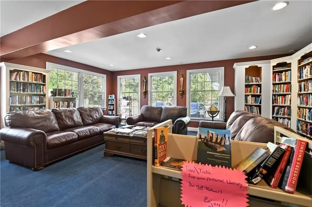 96 Songbird Lane Tiverton RI 02878