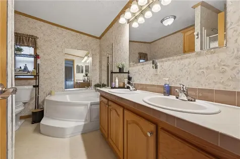 96 Songbird Lane Tiverton RI 02878