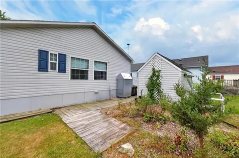 96 Songbird Lane Tiverton RI 02878