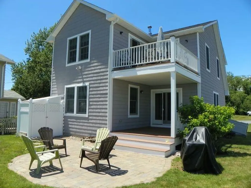 37 Hull Street South Kingstown RI 02879