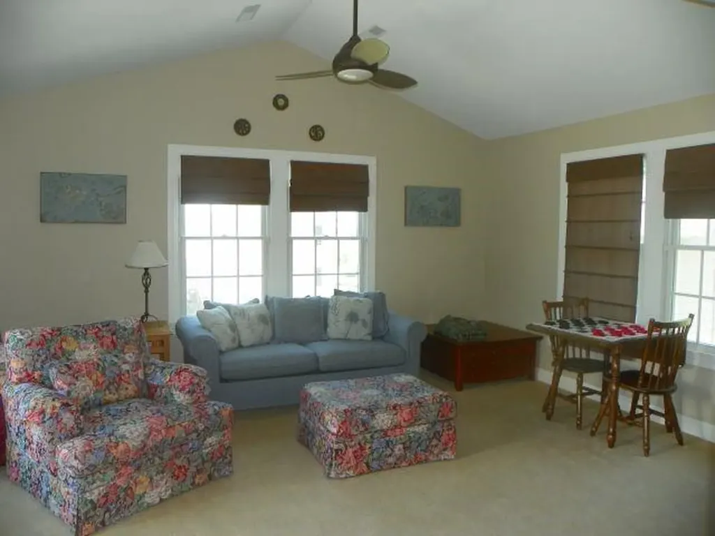 37 Hull Street South Kingstown RI 02879