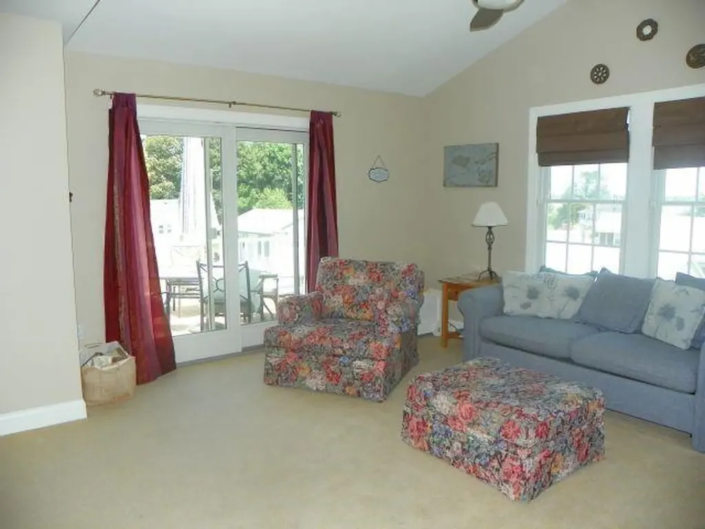 37 Hull Street South Kingstown RI 02879