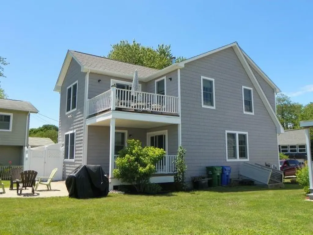 37 Hull Street South Kingstown RI 02879