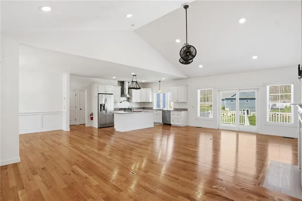 1291 Central Avenue Johnston RI 02919