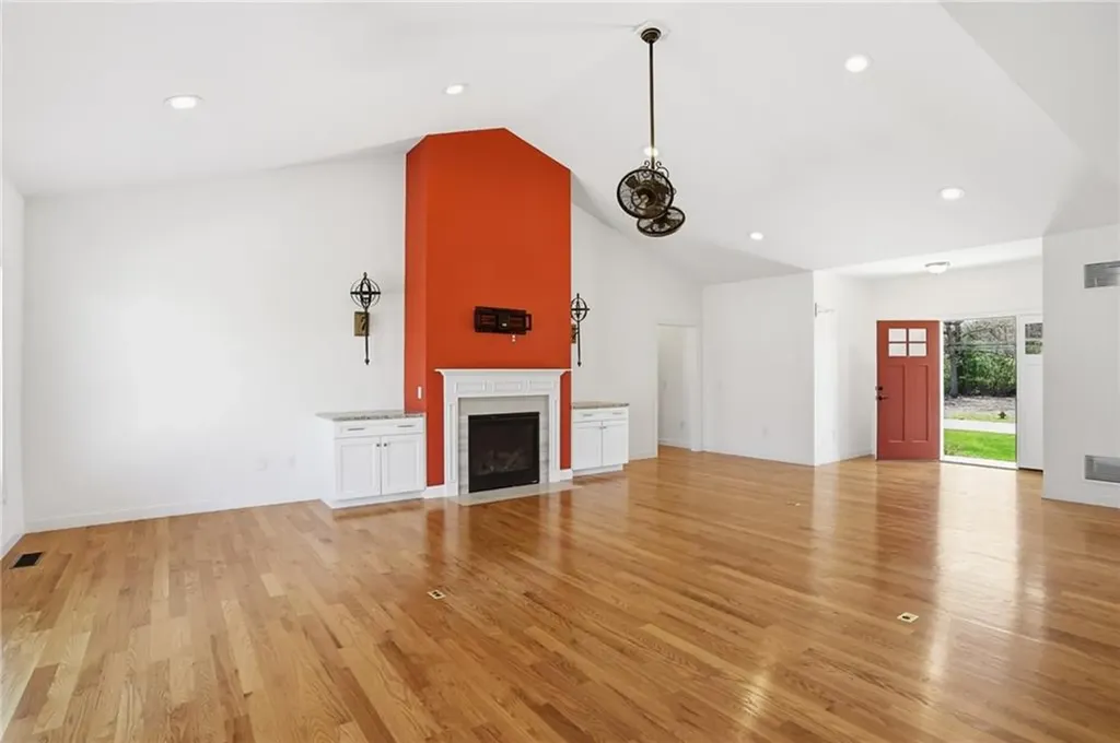 1291 Central Avenue Johnston RI 02919
