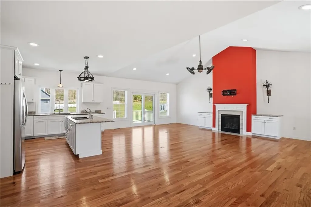 1291 Central Avenue Johnston RI 02919