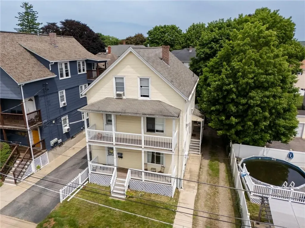32 Vine Street Woonsocket RI 02895