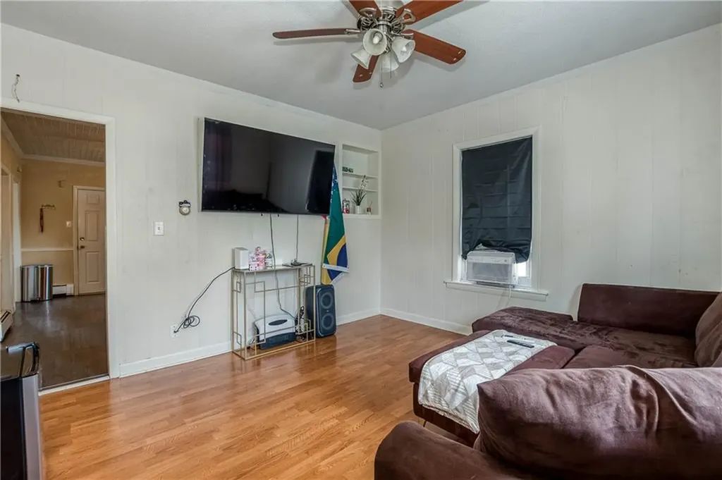 32 Vine Street Woonsocket RI 02895
