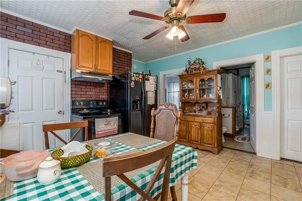 32 Vine Street Woonsocket RI 02895