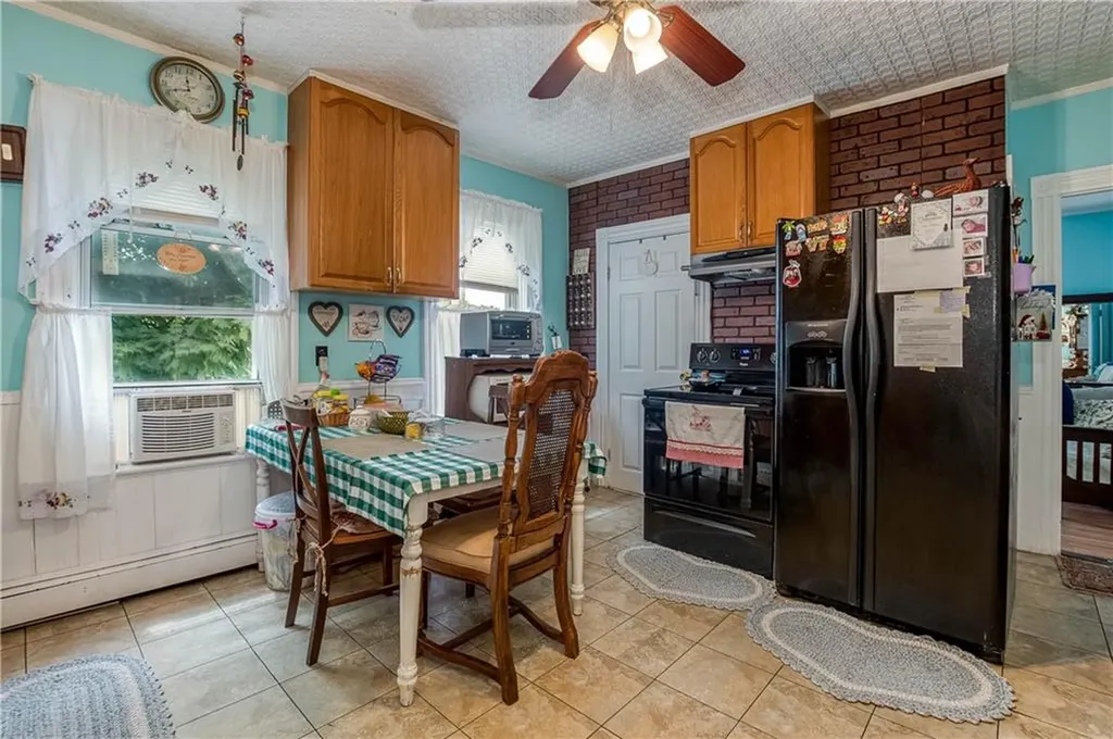 32 Vine Street Woonsocket RI 02895