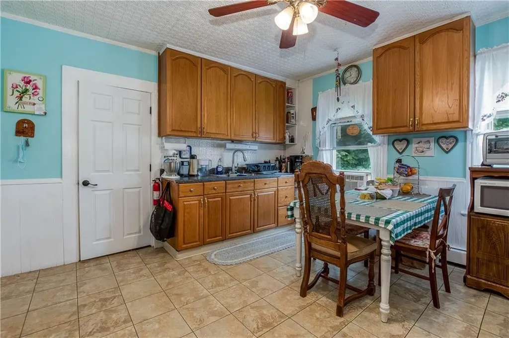 32 Vine Street Woonsocket RI 02895