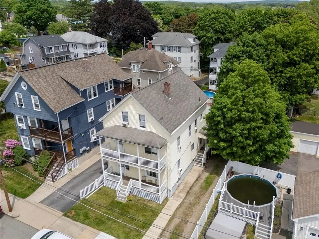 32 Vine Street Woonsocket RI 02895