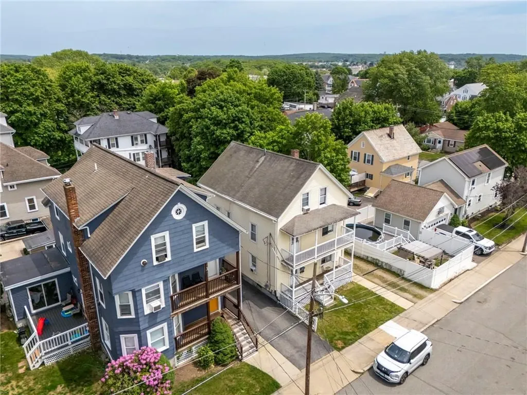 32 Vine Street Woonsocket RI 02895